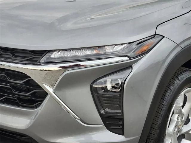 new 2025 Chevrolet Trax car, priced at $22,890