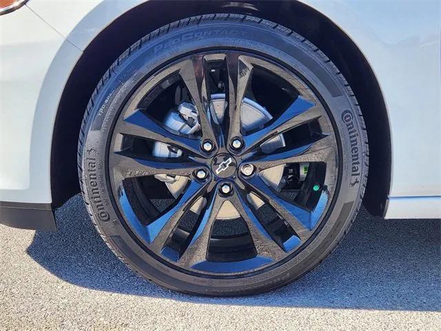 new 2025 Chevrolet Malibu car, priced at $27,480