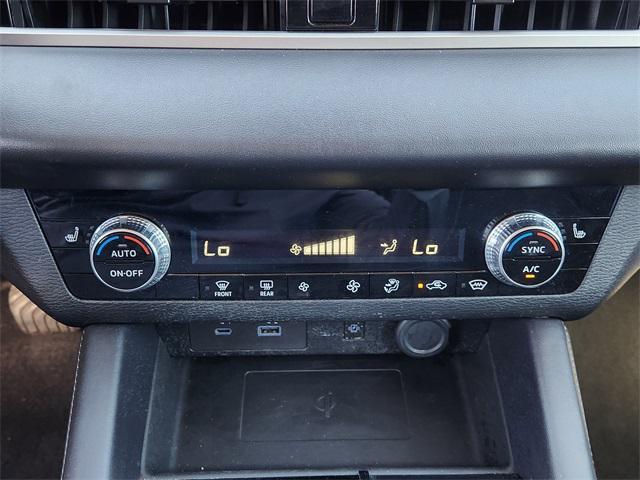 used 2024 Mitsubishi Outlander car, priced at $26,988