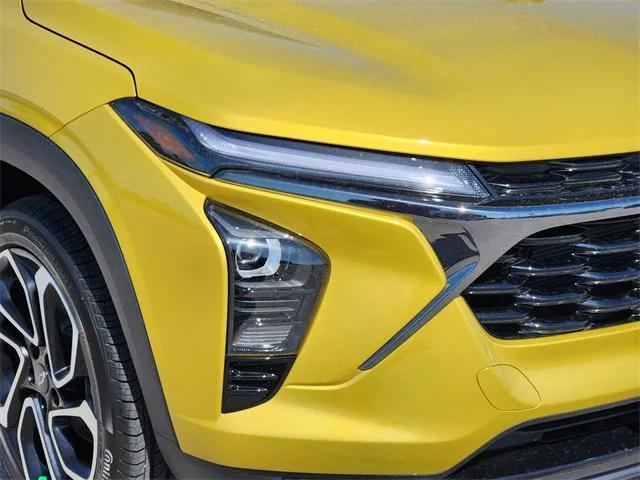 new 2025 Chevrolet Trax car, priced at $27,125