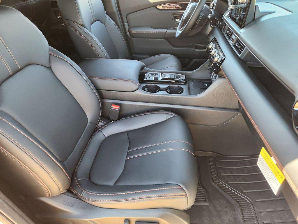 new 2025 Honda Pilot car, priced at $48,259