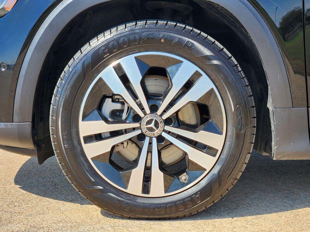 used 2024 Mercedes-Benz GLB 250 car, priced at $26,990