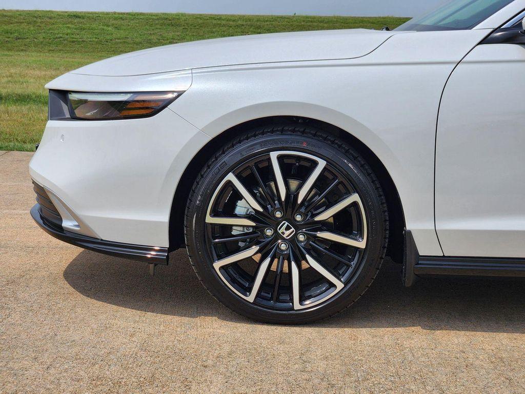 new 2025 Honda Accord Hybrid car, priced at $38,052