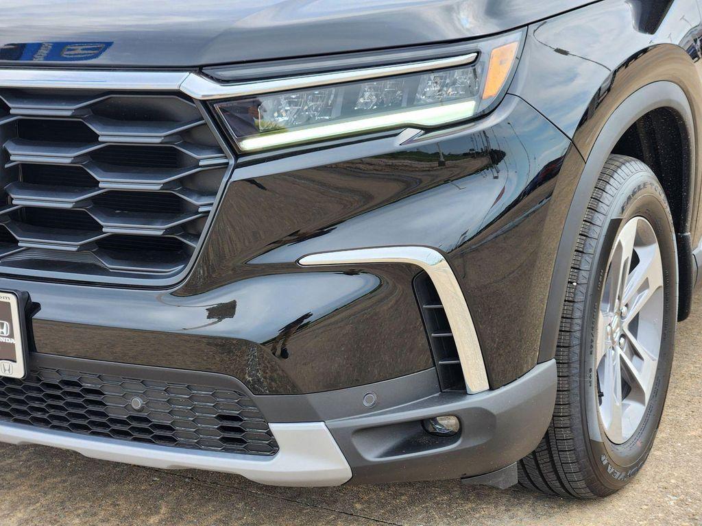 new 2025 Honda Pilot car, priced at $44,268
