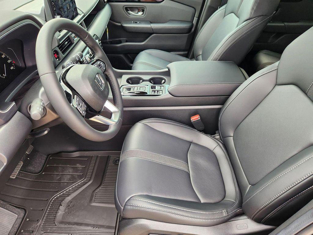 new 2025 Honda Pilot car, priced at $44,268