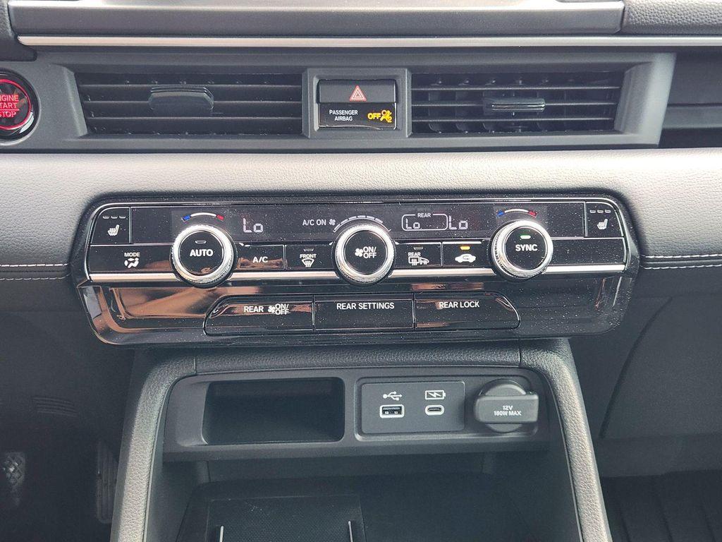 new 2025 Honda Pilot car, priced at $44,268