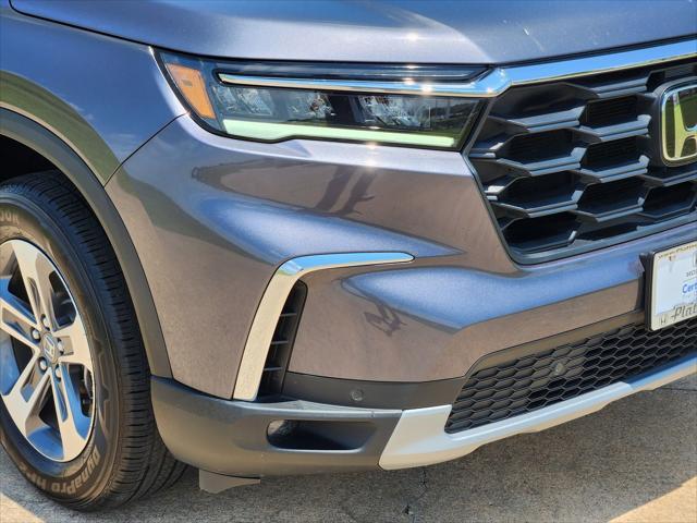 used 2025 Honda Pilot car, priced at $40,295