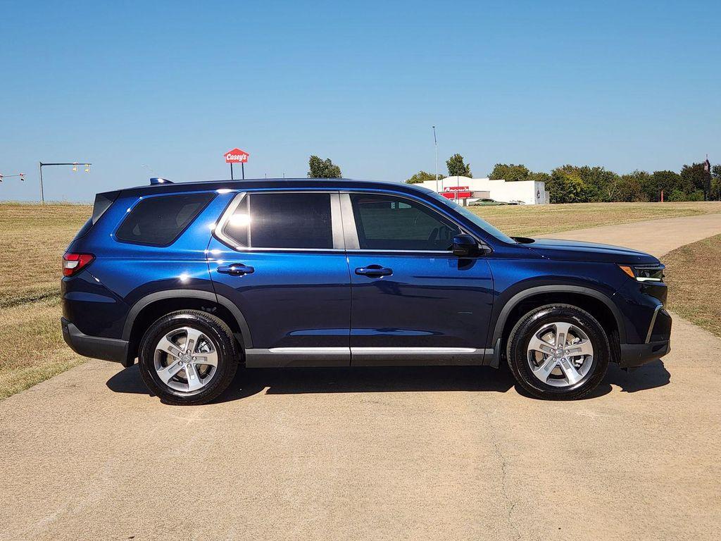 new 2025 Honda Pilot car, priced at $42,298