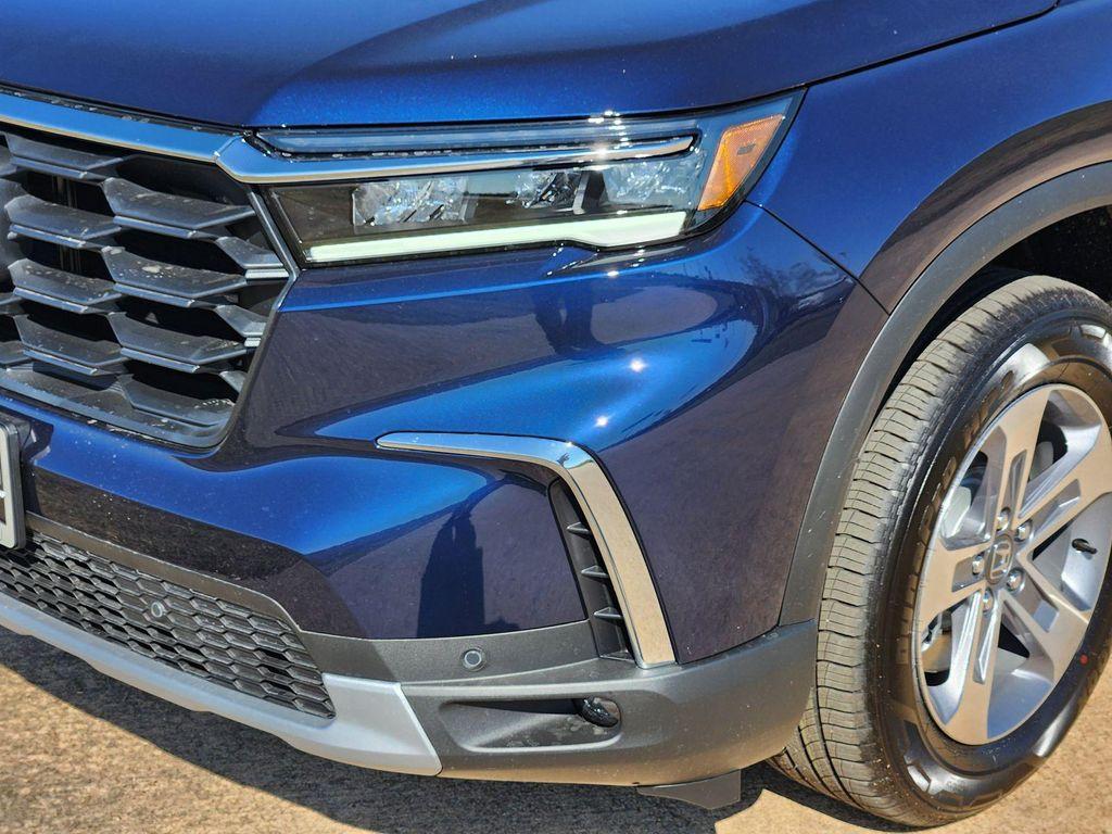new 2025 Honda Pilot car, priced at $42,298