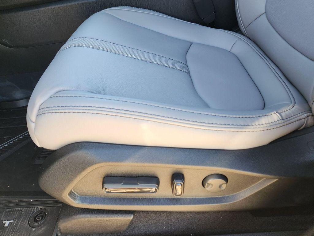 new 2025 Honda Pilot car, priced at $42,298