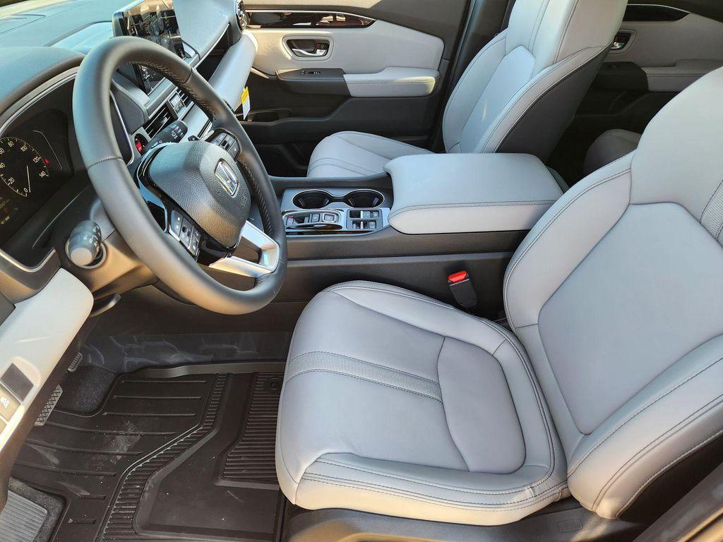 new 2025 Honda Pilot car, priced at $42,298