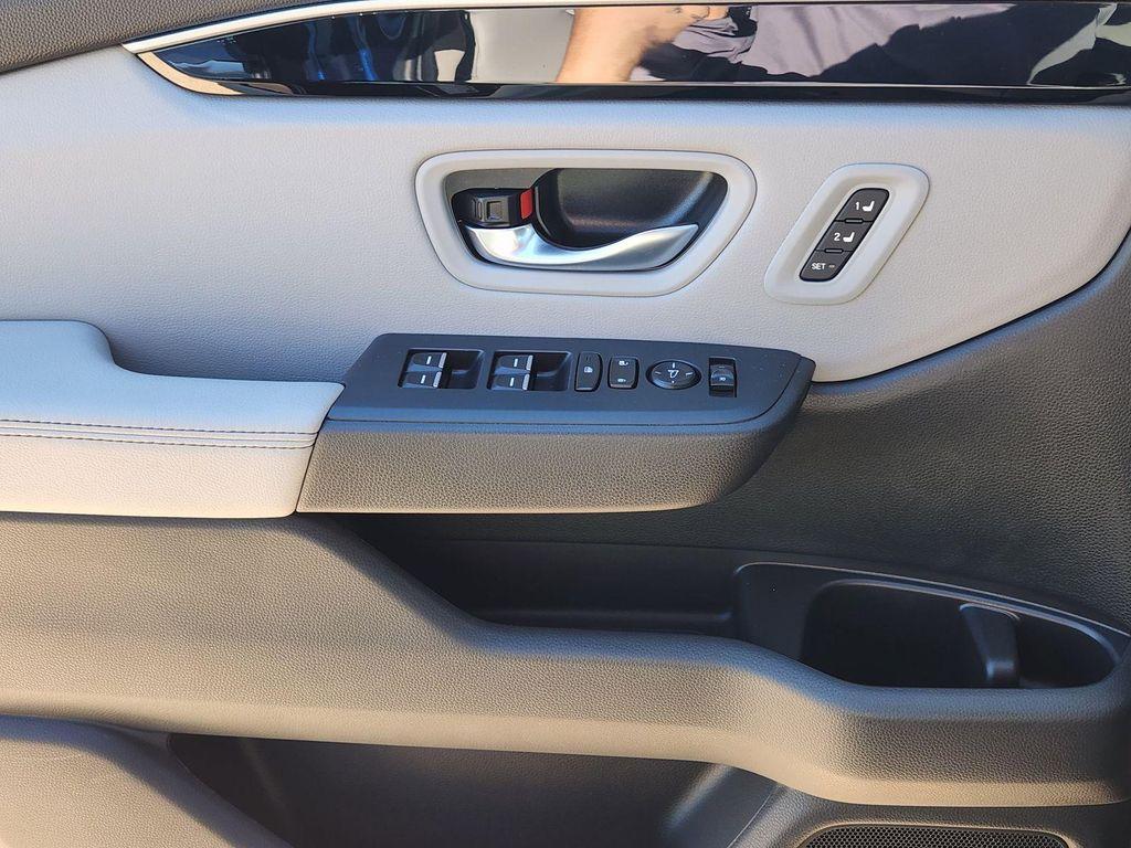 new 2025 Honda Pilot car, priced at $42,298