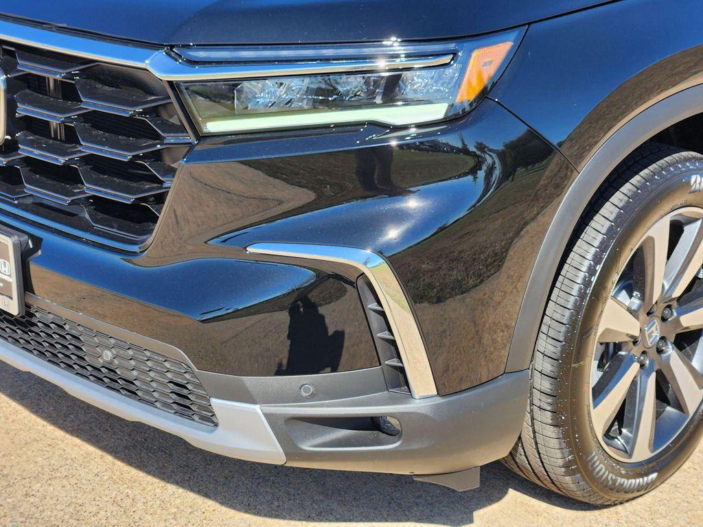new 2025 Honda Pilot car, priced at $48,722