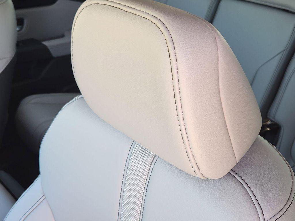 new 2025 Honda Pilot car, priced at $47,276