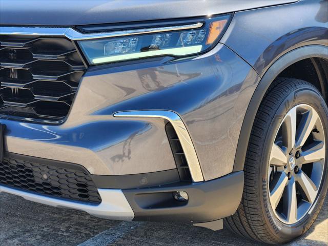new 2025 Honda Pilot car, priced at $51,699