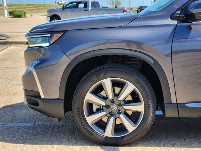 new 2025 Honda Pilot car, priced at $51,699