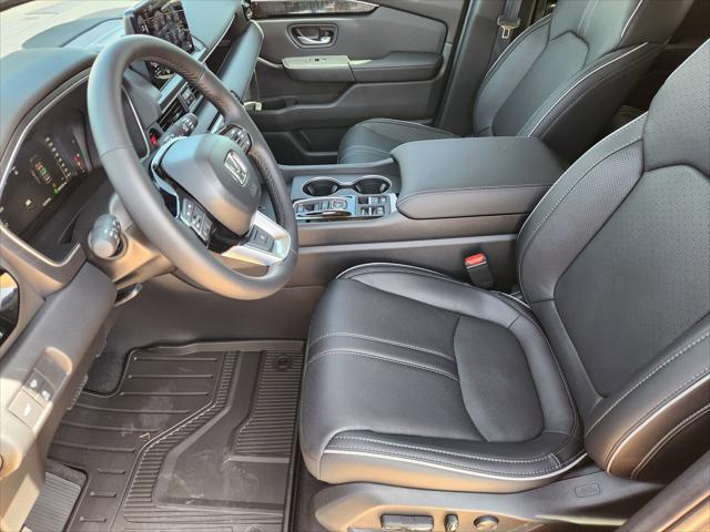 new 2025 Honda Pilot car, priced at $51,699