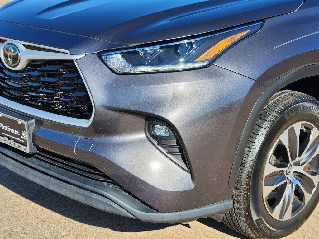 used 2021 Toyota Highlander car, priced at $23,247