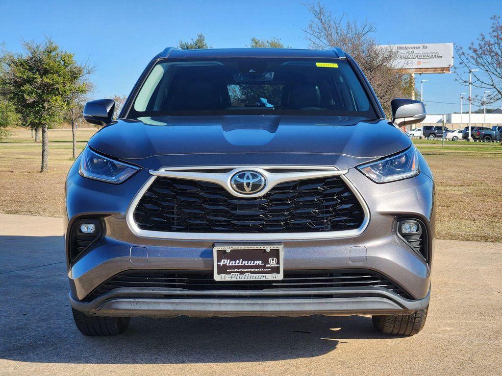 used 2021 Toyota Highlander car, priced at $23,247