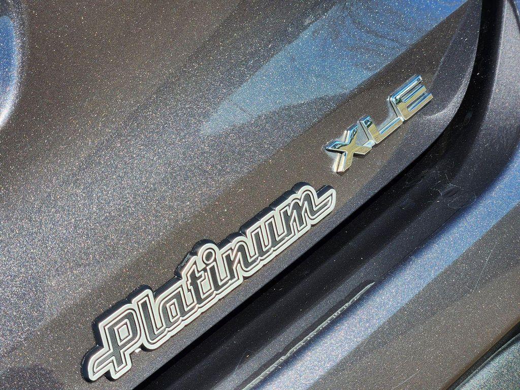 used 2021 Toyota Highlander car, priced at $23,247