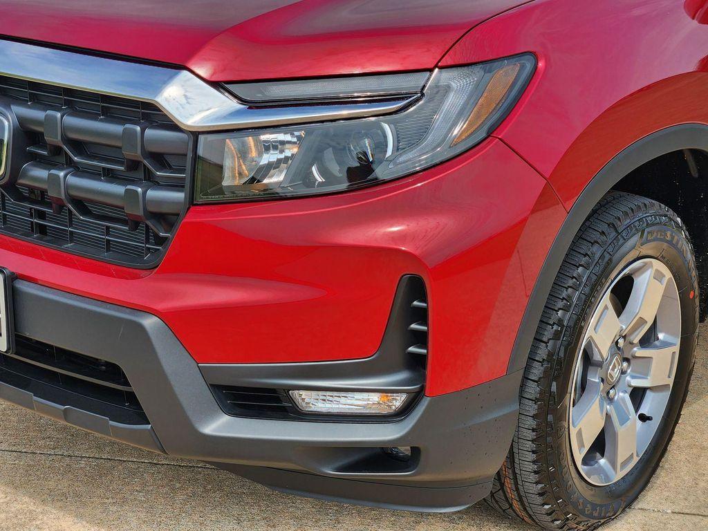 new 2025 Honda Ridgeline car, priced at $39,692