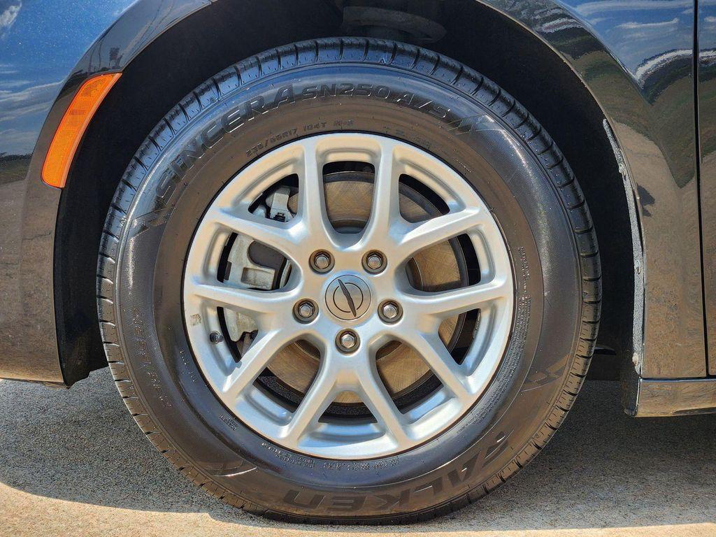used 2021 Chrysler Pacifica car, priced at $17,337