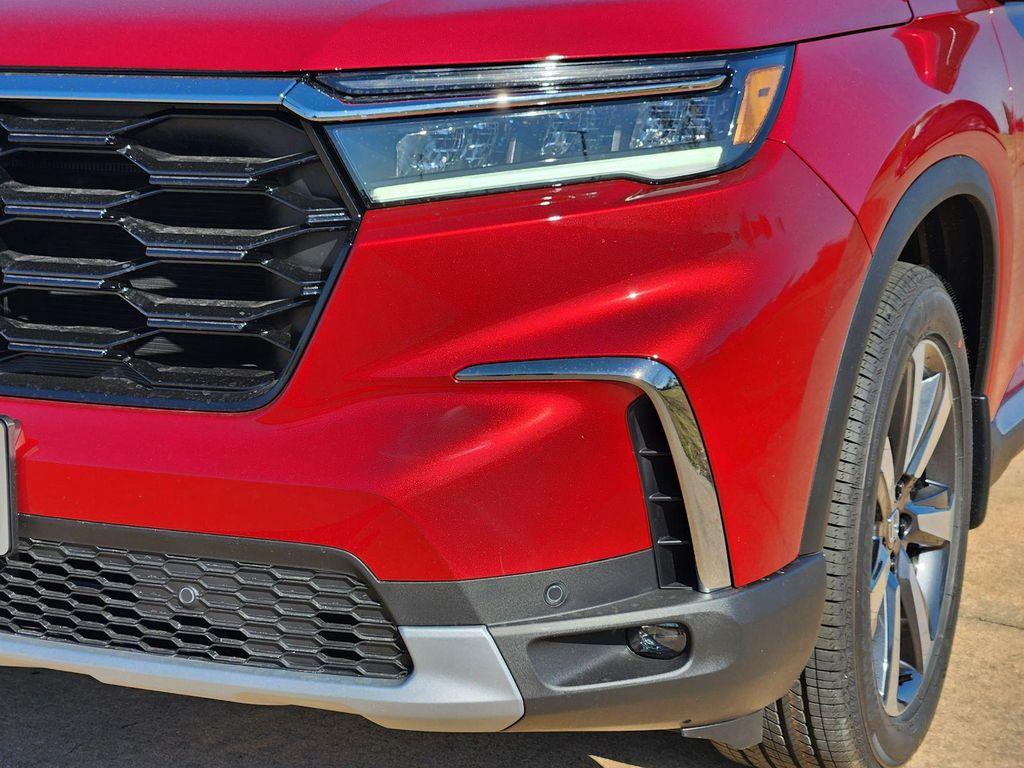 new 2025 Honda Pilot car, priced at $49,149