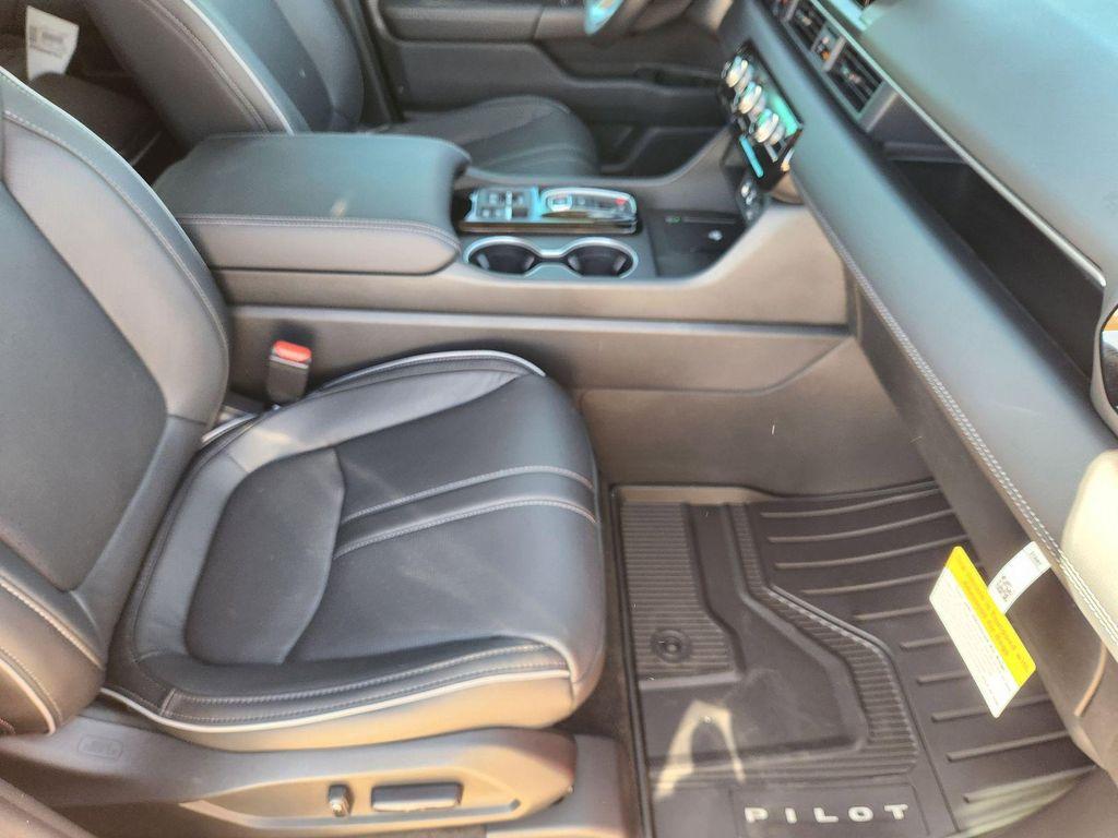 new 2025 Honda Pilot car, priced at $49,149