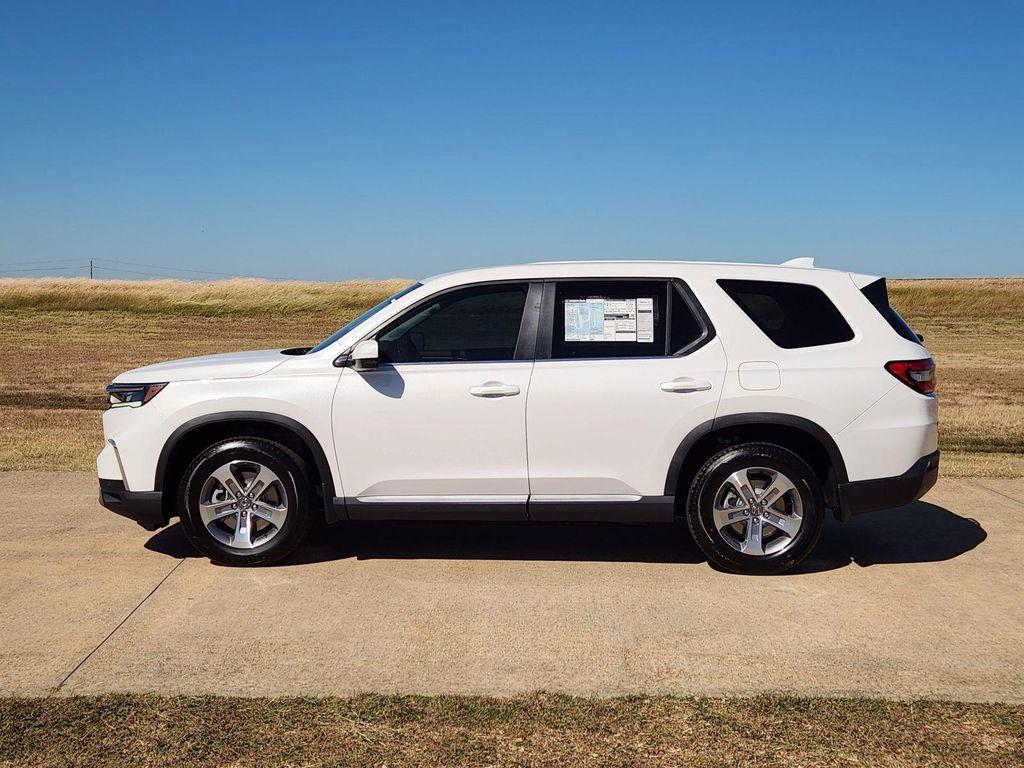 new 2025 Honda Pilot car, priced at $44,695
