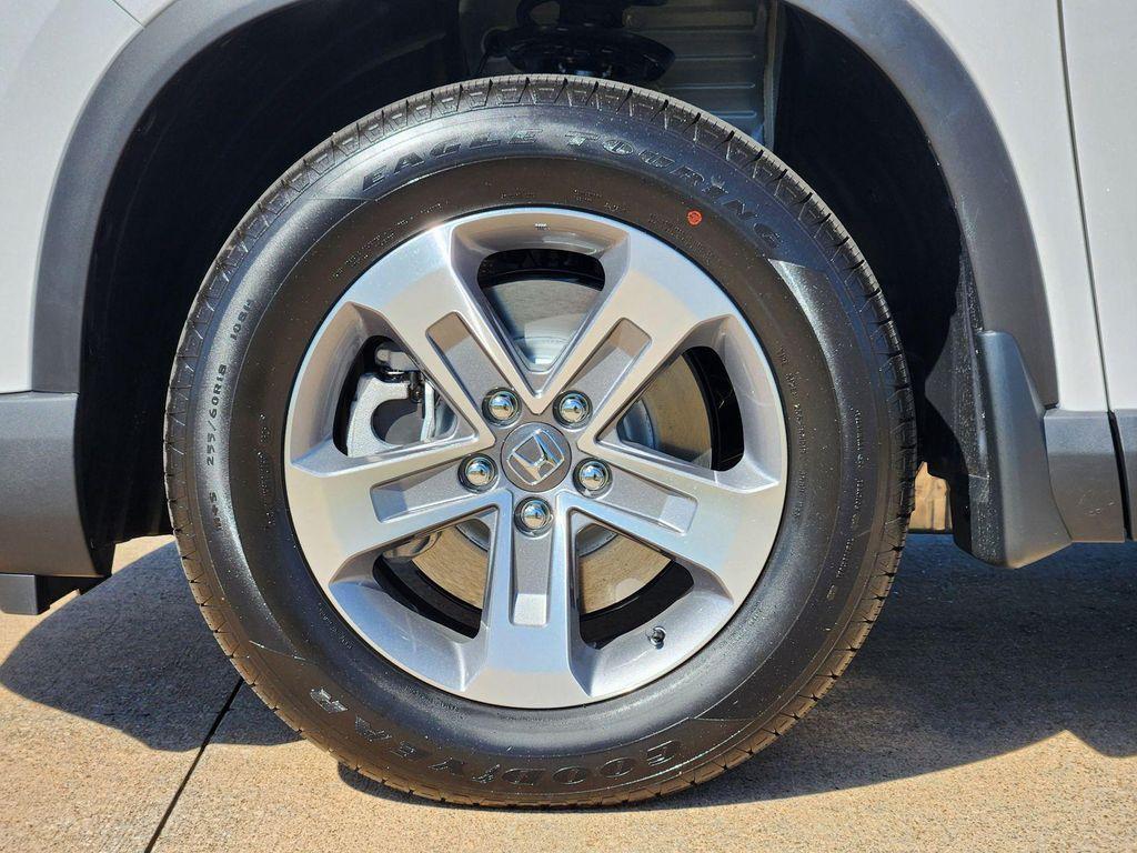 new 2025 Honda Pilot car, priced at $44,695