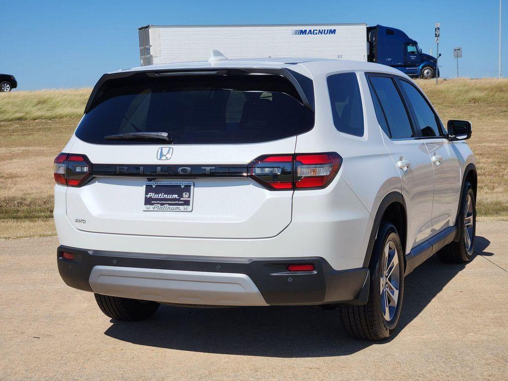 new 2025 Honda Pilot car, priced at $44,695