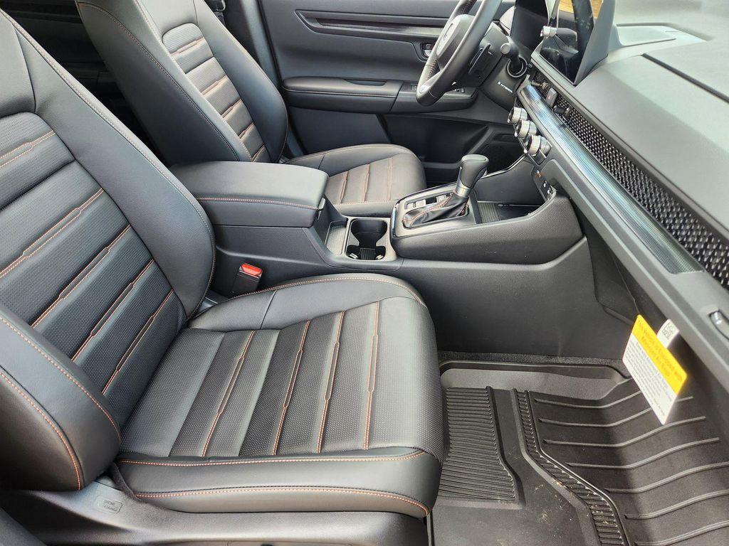 new 2026 Honda CR-V Hybrid car, priced at $39,583