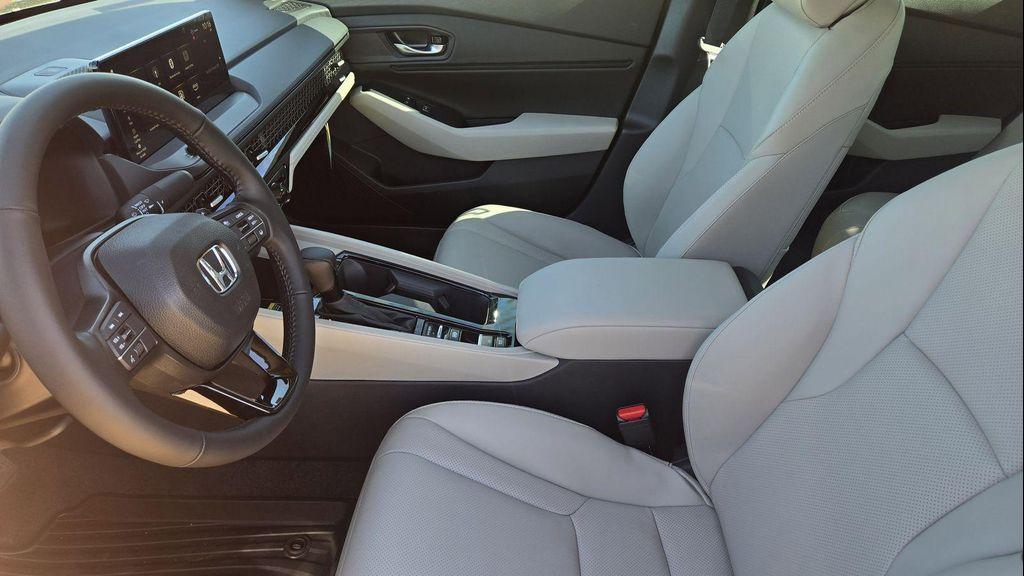 new 2025 Honda Accord Hybrid car, priced at $34,318