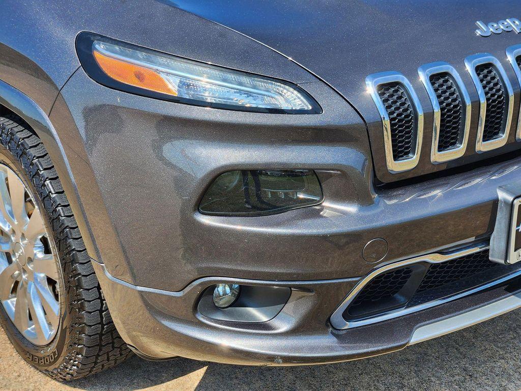 used 2018 Jeep Cherokee car, priced at $14,299