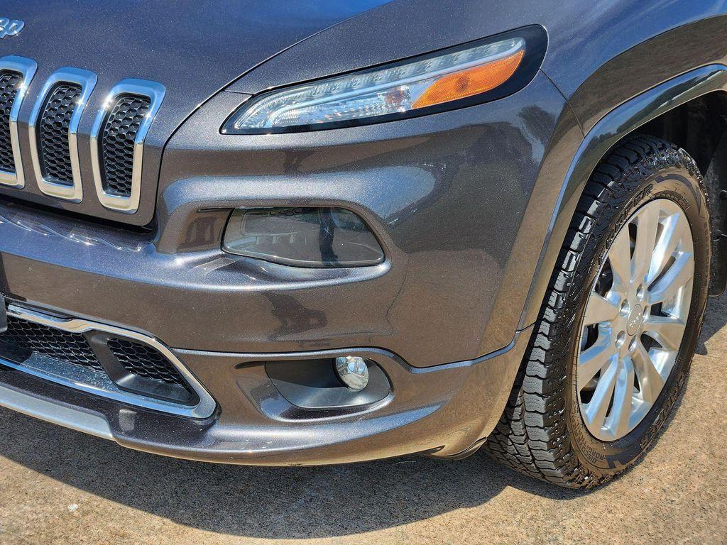 used 2018 Jeep Cherokee car, priced at $14,299