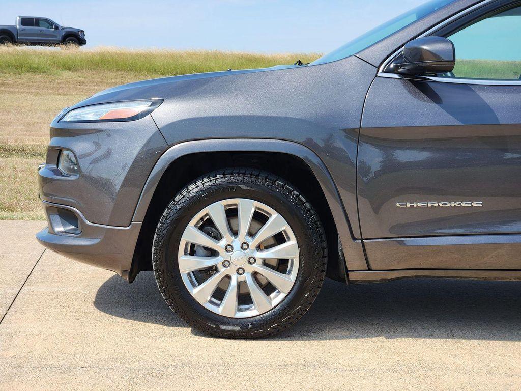used 2018 Jeep Cherokee car, priced at $14,299