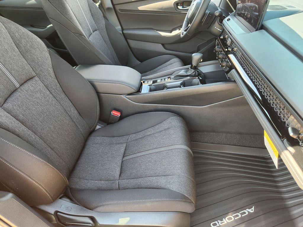 new 2025 Honda Accord Hybrid car, priced at $33,700