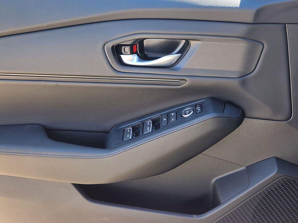 new 2025 Honda Accord Hybrid car, priced at $33,700