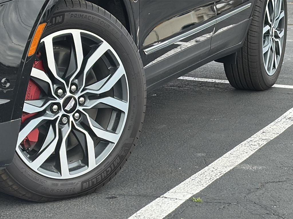new 2024 Cadillac XT5 car, priced at $55,000