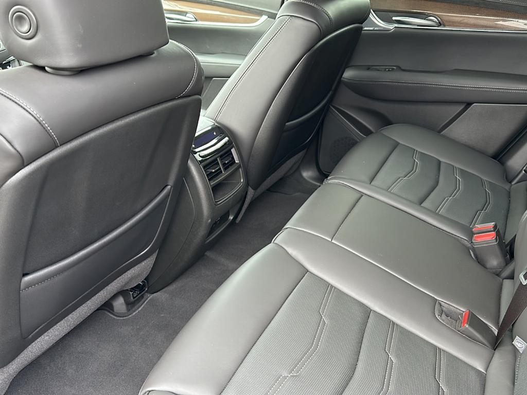 new 2024 Cadillac XT5 car, priced at $58,040