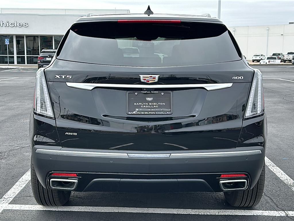 new 2024 Cadillac XT5 car, priced at $55,000