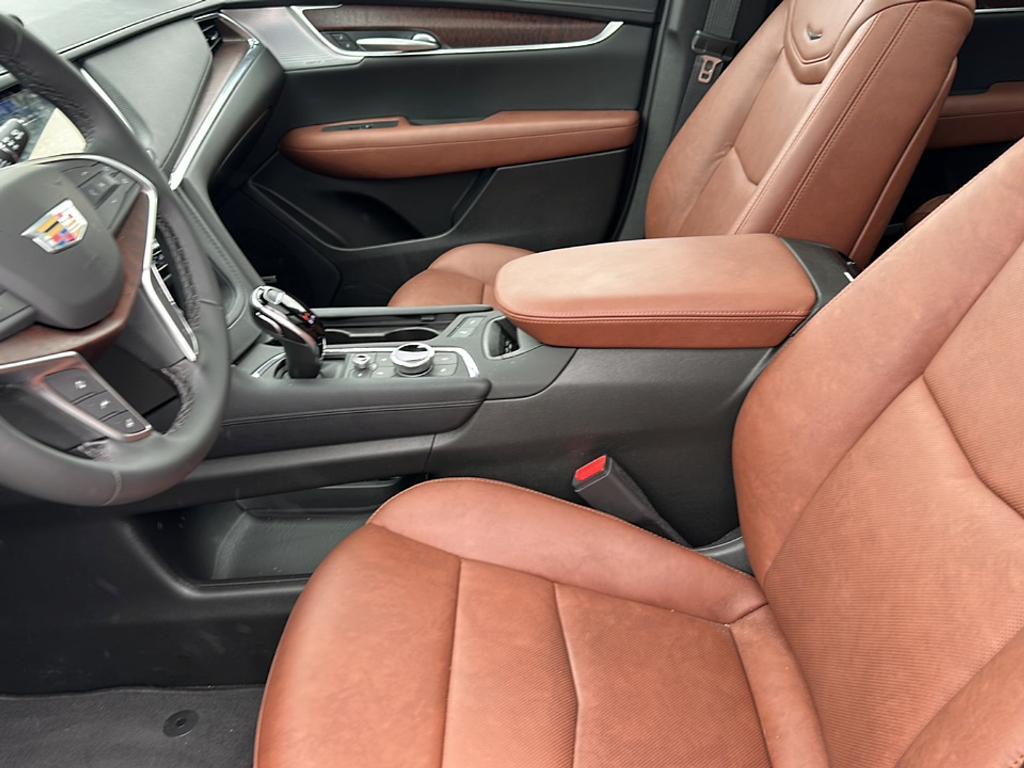 new 2025 Cadillac XT5 car, priced at $56,000