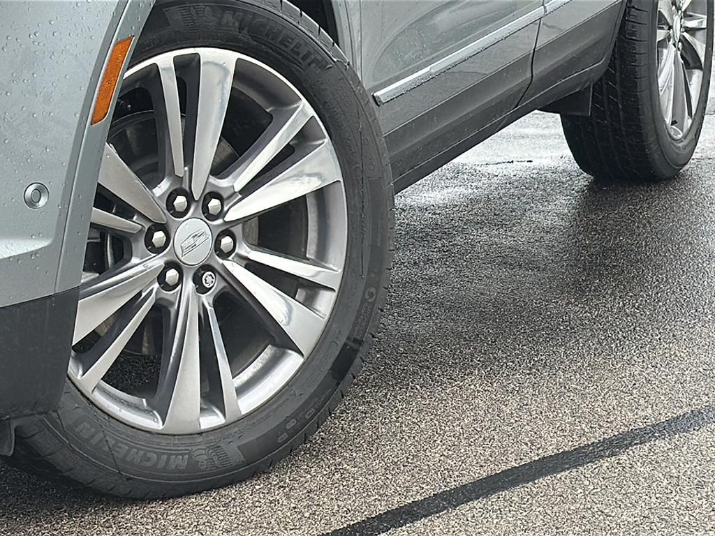 new 2025 Cadillac XT5 car, priced at $56,000