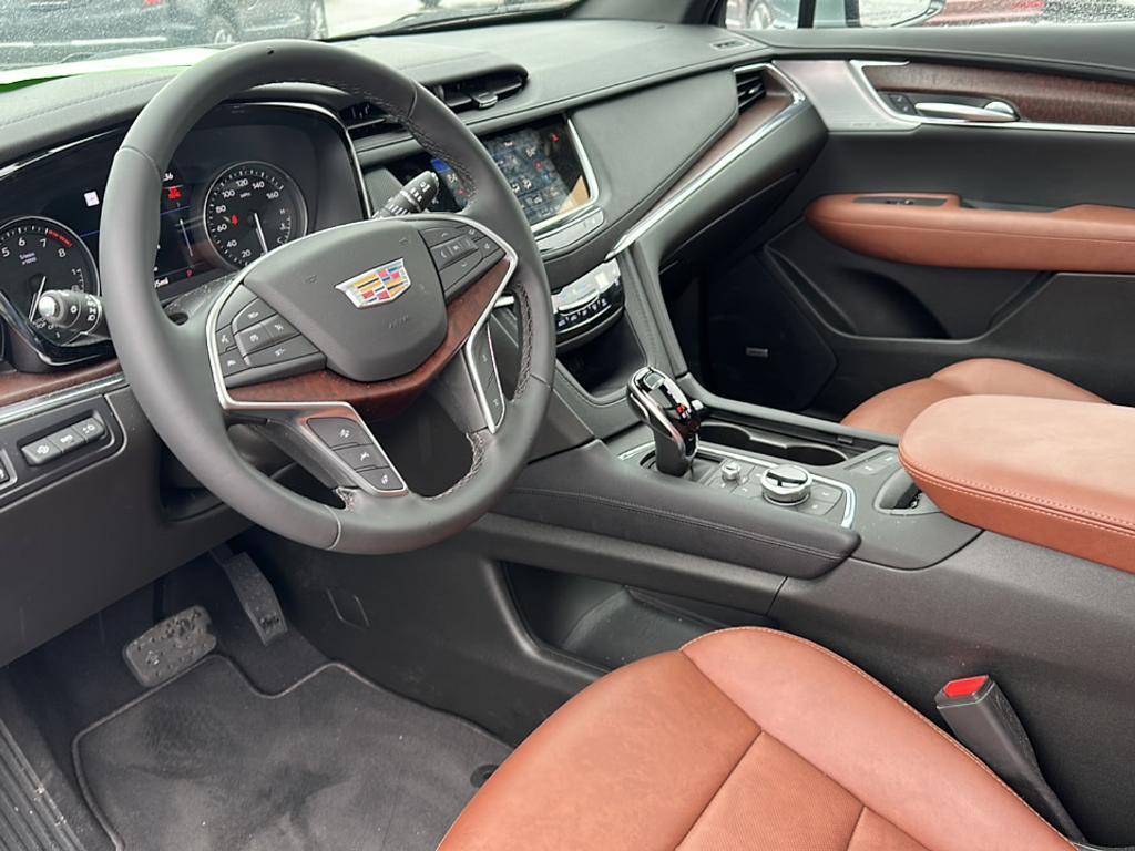 new 2025 Cadillac XT5 car, priced at $56,000