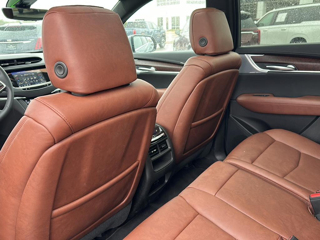 new 2025 Cadillac XT5 car, priced at $56,000