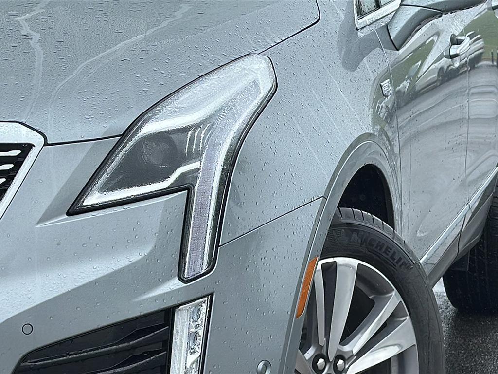 new 2025 Cadillac XT5 car, priced at $56,000