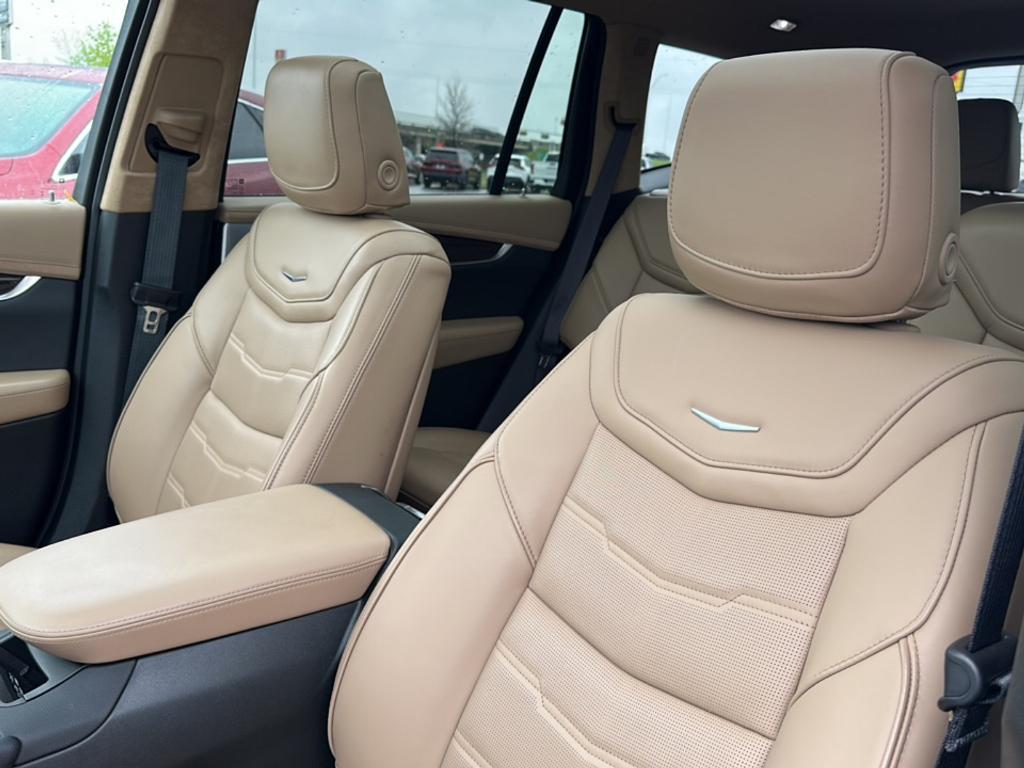 new 2025 Cadillac XT6 car, priced at $68,000
