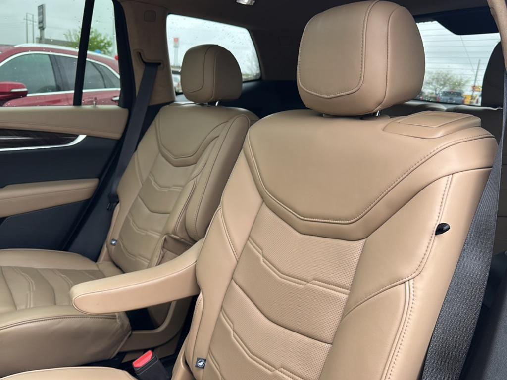 new 2025 Cadillac XT6 car, priced at $68,000