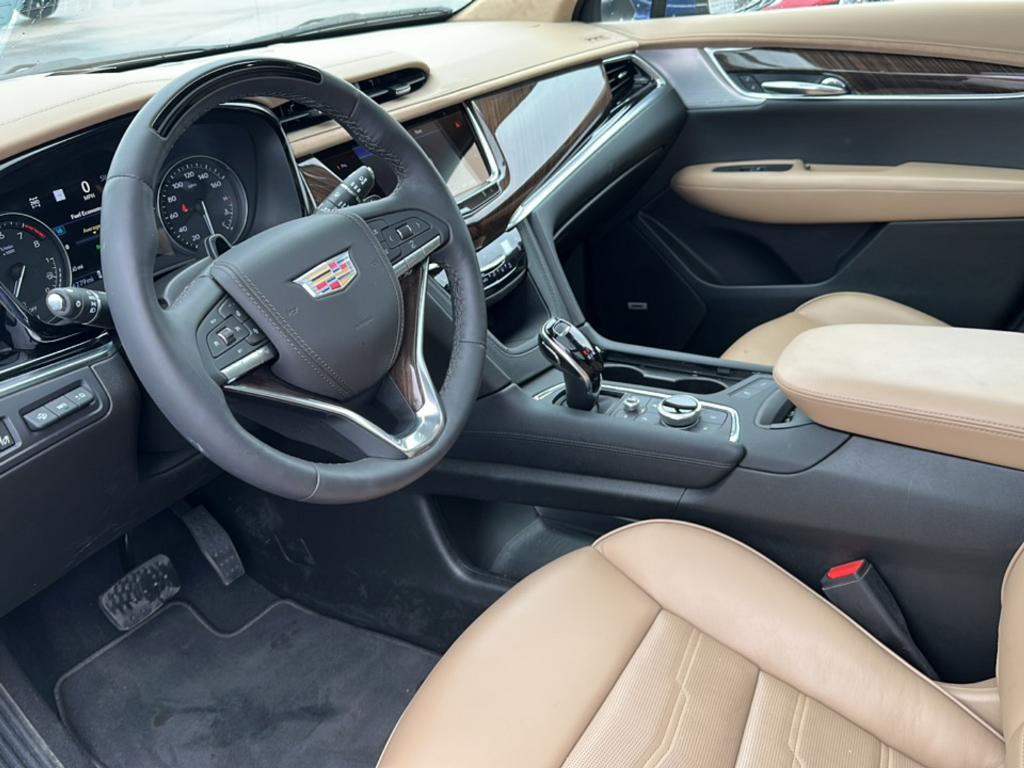 new 2025 Cadillac XT6 car, priced at $68,000