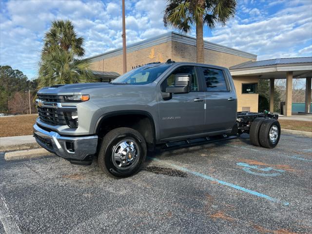 new 2025 Chevrolet Silverado 3500 car, priced at $70,418